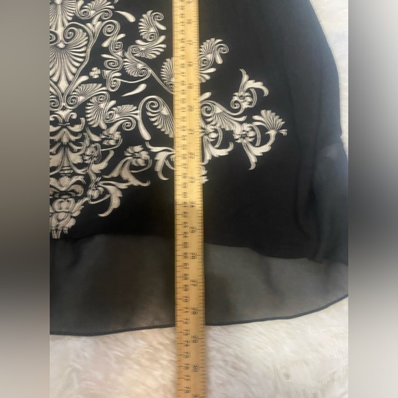 B.L.E.U. Cap Sleeve Hi Low Embroidered Embellished Black White Top Plus Size 1X - Picture 5 of 7